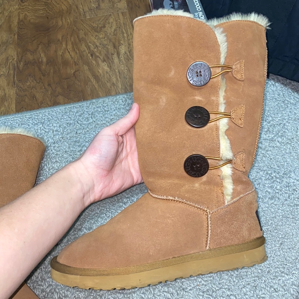 UGG BOOTS. WORN 2 WAYS